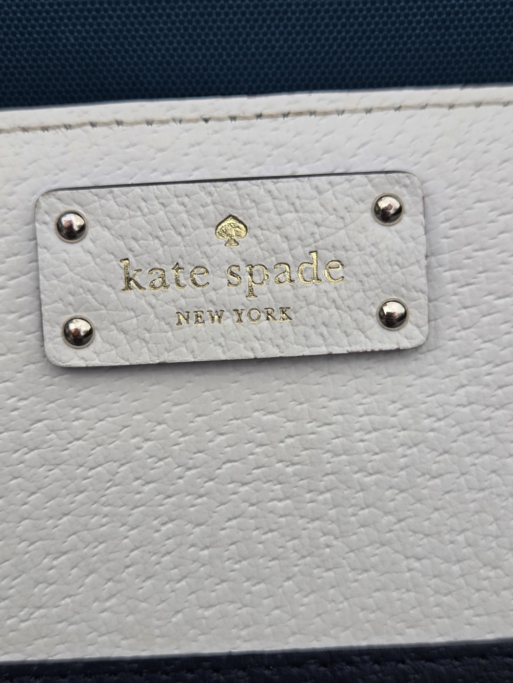 Kate Spade New York Grove Street Tellie Embossed Leather Wallet Black/Cement 067 - Picture 3 of 11
